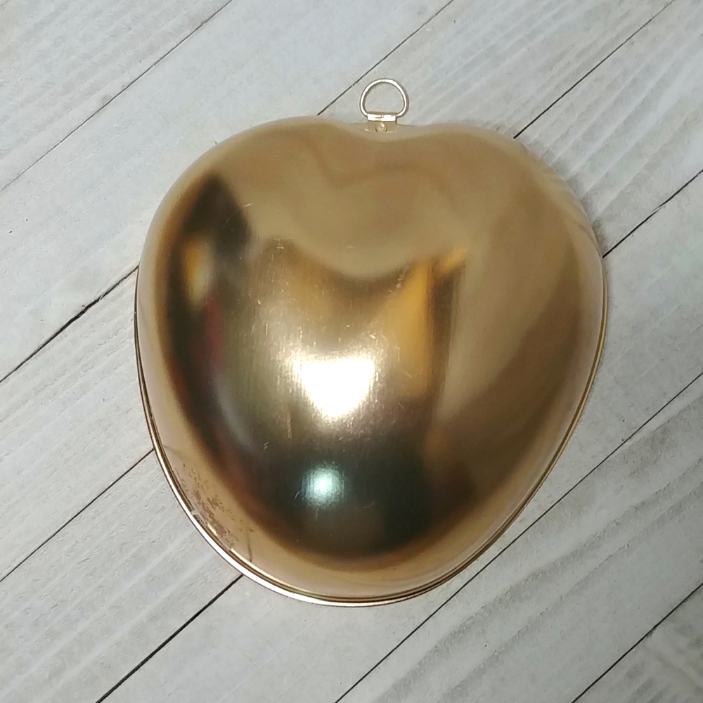 Vintage Apple/Plum Mold or Decor In Brass